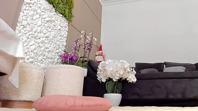 Deliciouslips online show from 19, 3, 2025