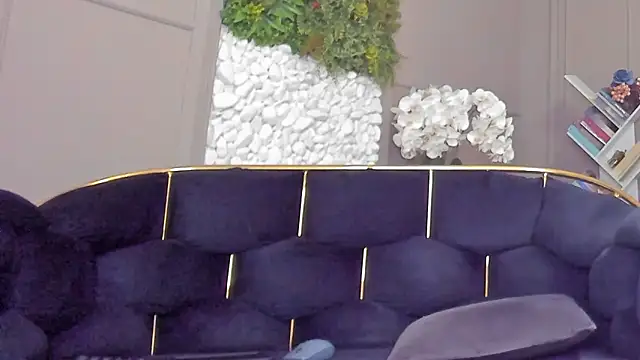 Deliciouslips online show from 17, 4, 2026