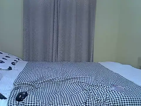 Snapshot of sweet_love002 chatting on 3, 12, 2025 sweet love002 online show from 3, 12, 2025