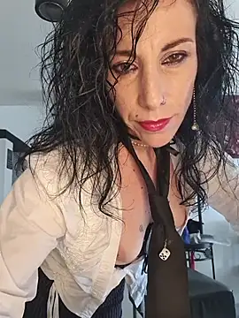 freyamoret online show from 3, 6, 2026