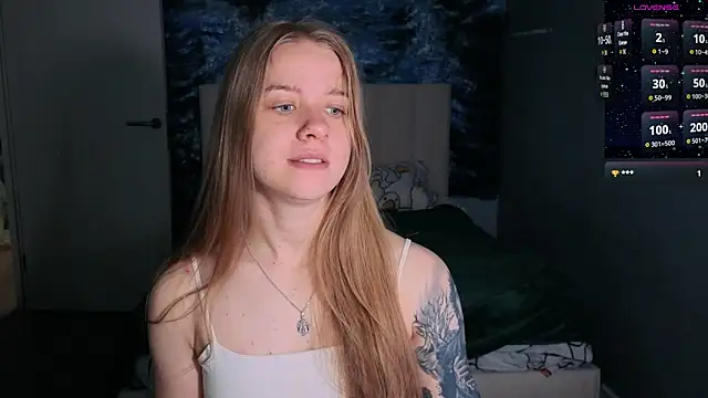 Snapshot of candy_maggie chatting on 27, 5, 2026 candy maggie online show from 27, 5, 2026