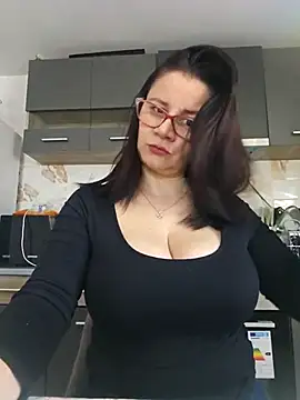 KristenVega online show from 5, 3, 2025