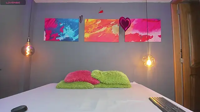 summer lee  online show from 19, 12, 2024