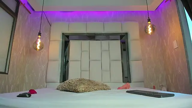 summer lee  online show from 26, 2, 2025