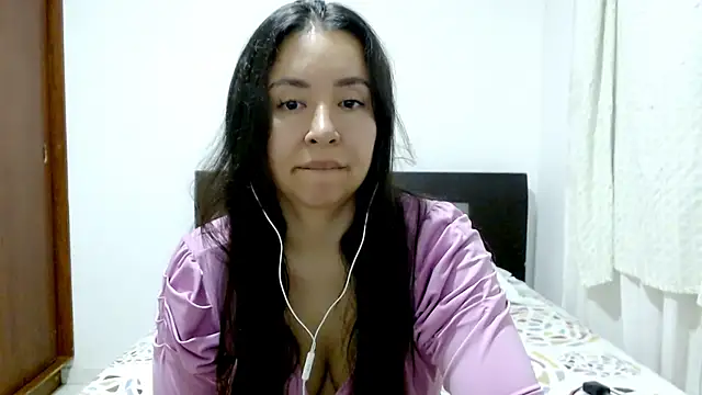 emely sexx20 online show from 28, 9, 2025