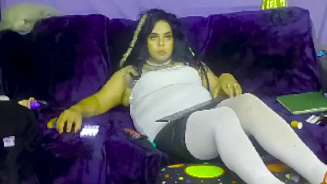 Snapshot of indica310 chatting on 8, 3, 2025 indica310 online show from 8, 3, 2025