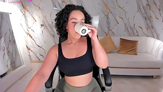 AlessaRomero online show from 10, 3, 2025