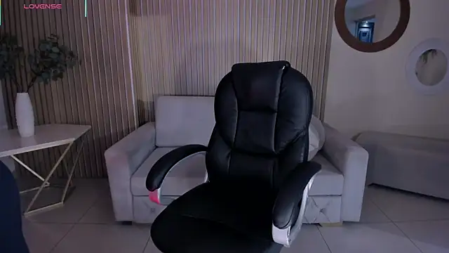 AlessaRomero online show from 12, 11, 2025