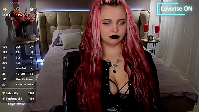 Miss Maya Mils online show from 26, 2, 2025