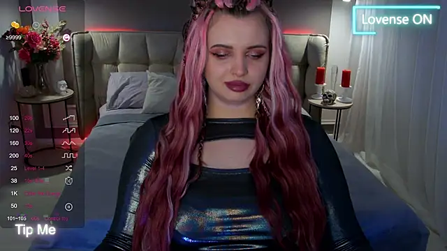 Miss Maya Mils online show from 12, 3, 2025