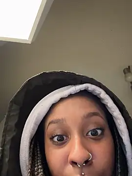 Your Paris online show from 4, 2, 2025