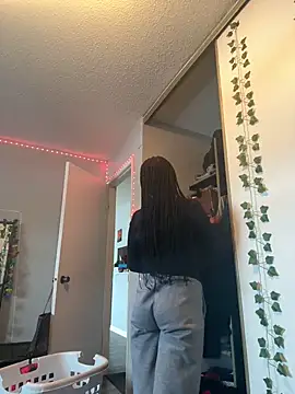 Your Paris online show from 5, 2, 2025