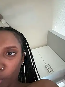 Your Paris online show from 19, 2, 2025