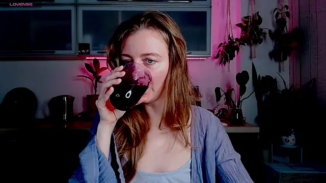 Snapshot of Elly_Helly chatting on 17, 11, 2025 Elly Helly online show from 17, 11, 2025