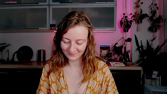 Snapshot of Elly_Helly chatting on 14, 12, 2025 Elly Helly online show from 14, 12, 2025