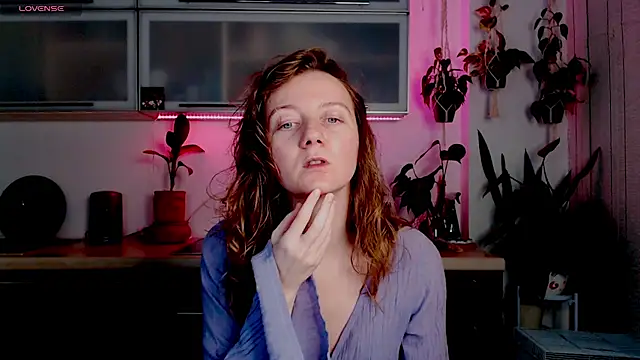 Snapshot of Elly_Helly chatting on 16, 12, 2025 Elly Helly online show from 16, 12, 2025