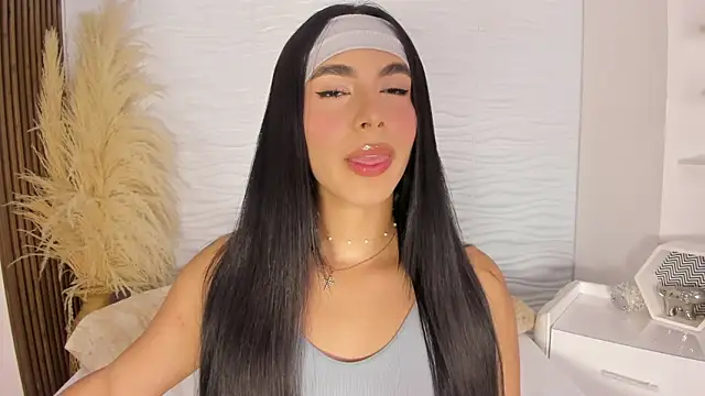 IsabelleFoxx  online show from 17, 12, 2025