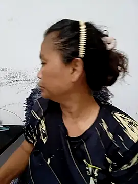 Snapshot of Fon_Bigboobs chatting on 27, 11, 2025 Fon Bigboobs online show from 27, 11, 2025