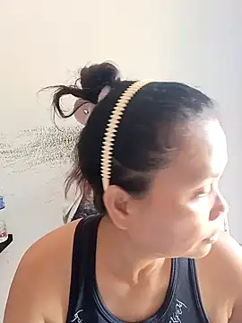 Snapshot of Fon_Bigboobs chatting on 4, 12, 2025 Fon Bigboobs online show from 4, 12, 2025