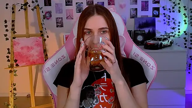 AliceCharmy online show from 5, 2, 2025