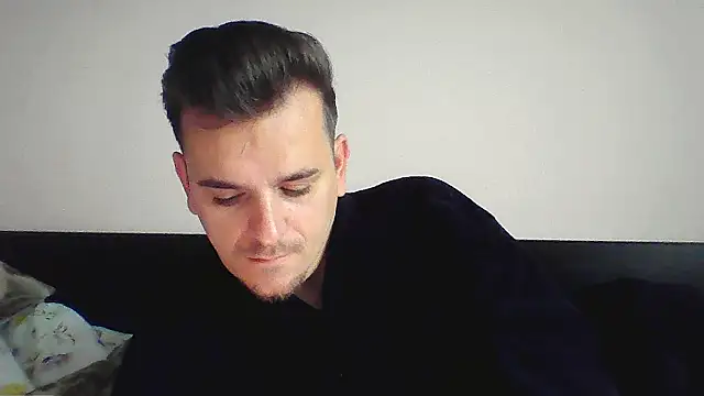 Huge cock22cm online show from 27, 10, 2025