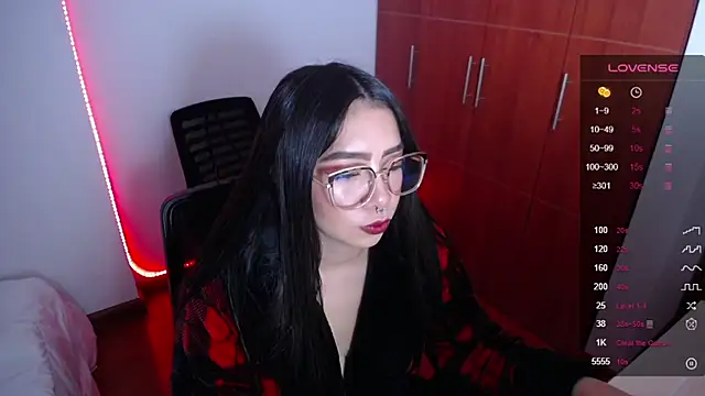 Snapshot of megan_bluee23 chatting on 13, 2, 2025 megan bluee23 online show from 13, 2, 2025