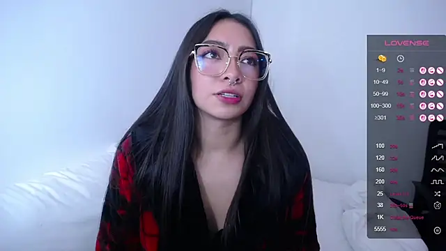 Snapshot of megan_bluee23 chatting on 13, 2, 2025 megan bluee23 online show from 13, 2, 2025