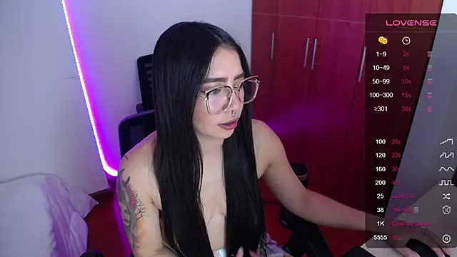 Snapshot of megan_bluee23 chatting on 14, 3, 2025 megan bluee23 online show from 14, 3, 2025