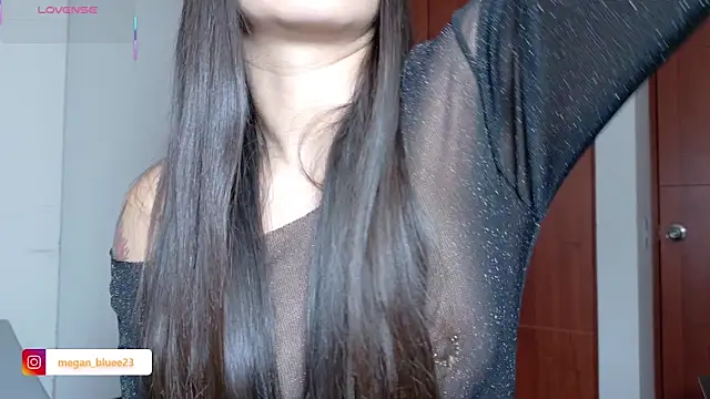 megan bluee23 online show from 18, 12, 2025