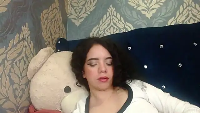 EmmaCowperr online show from 29, 12, 2024