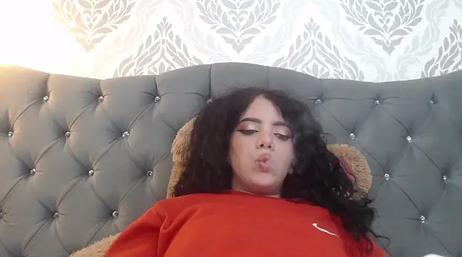 EmmaCowperr online show from 8, 3, 2025