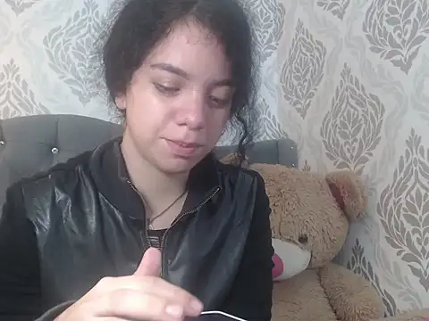 EmmaCowperr online show from 18, 3, 2025