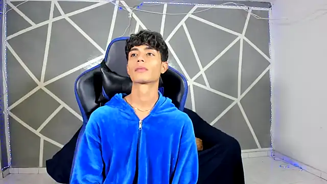 oliverhot2005 online show from 17, 12, 2024