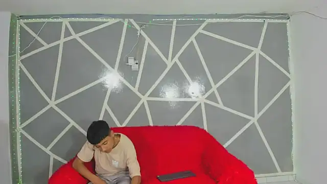 oliverhot2005 online show from 14, 1, 2025