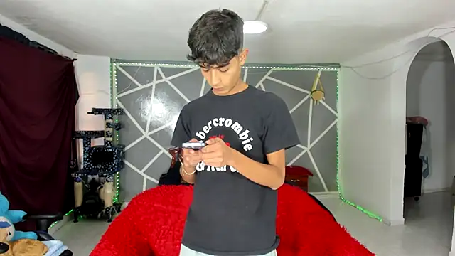 oliverhot2005 online show from 29, 1, 2025