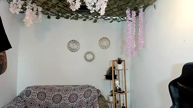 oliverhot2005 online show from 19, 9, 2025