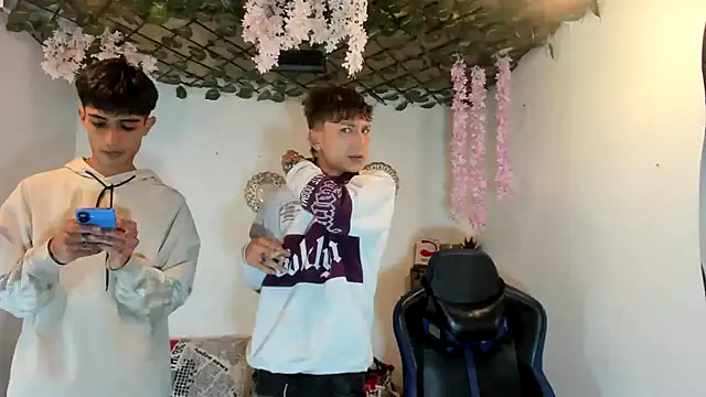 oliverhot2005 online show from 5, 10, 2025