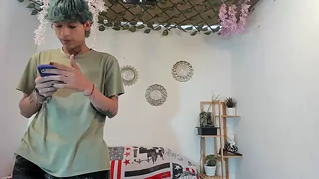 oliverhot2005 online show from 3, 11, 2025