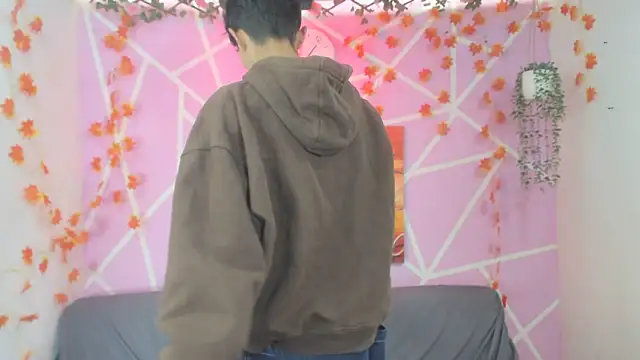 oliverhot2005 online show from 7, 11, 2025