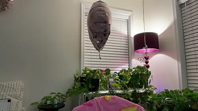 Milf Goddess online show from 13, 7, 2026
