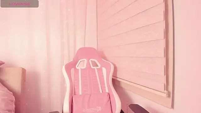 Alice winter  online show from 14, 4, 2026