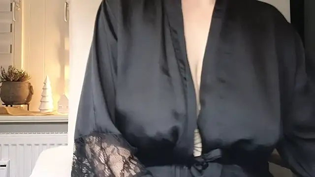 Loona-Lexxington online show from 6, 3, 2025