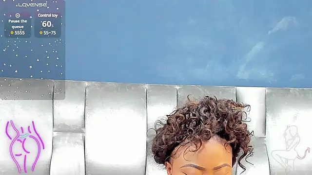 CamilaBenitez online show from 28, 2, 2025