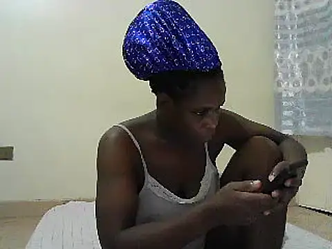 princess-cutie12 online show from 8, 3, 2025