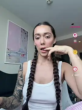 Snapshot of emiliasommer chatting on 19, 6, 2026 emiliasommer online show from 19, 6, 2026