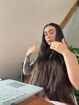 Snapshot of emiliasommer chatting on 13, 7, 2026 emiliasommer online show from 13, 7, 2026