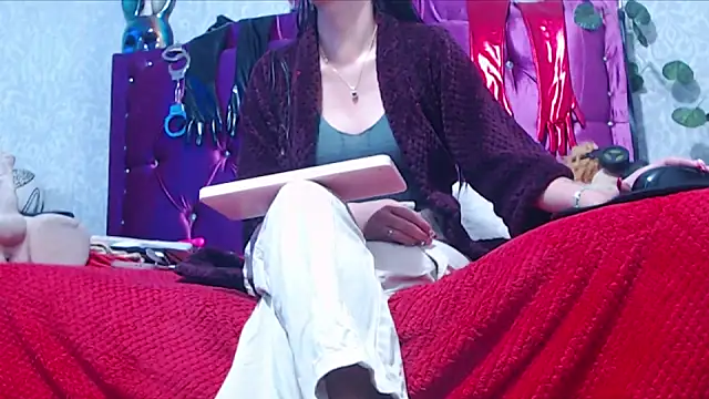 AyshaScott online show from 11, 2, 2026