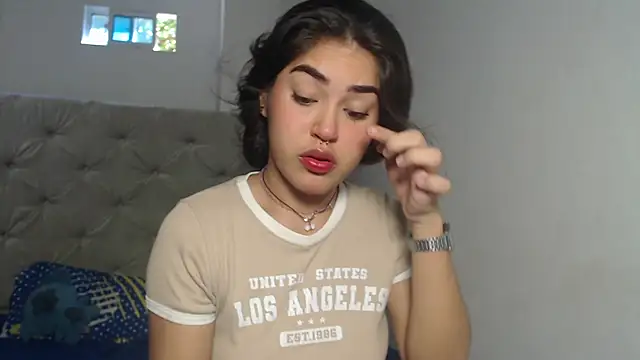 Snapshot of Melody_phillips2 chatting on 5, 11, 2025 Melody phillips2 online show from 5, 11, 2025