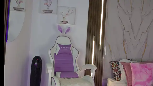 mia 099 online show from 13, 9, 2025