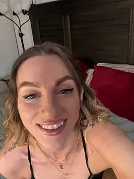 Snapshot of BrattyBae_xo chatting on 9, 3, 2025 BrattyBae xo online show from 9, 3, 2025